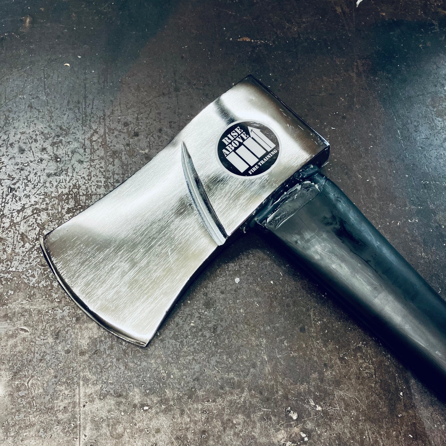 The LOCK-SLOT 6 Axe