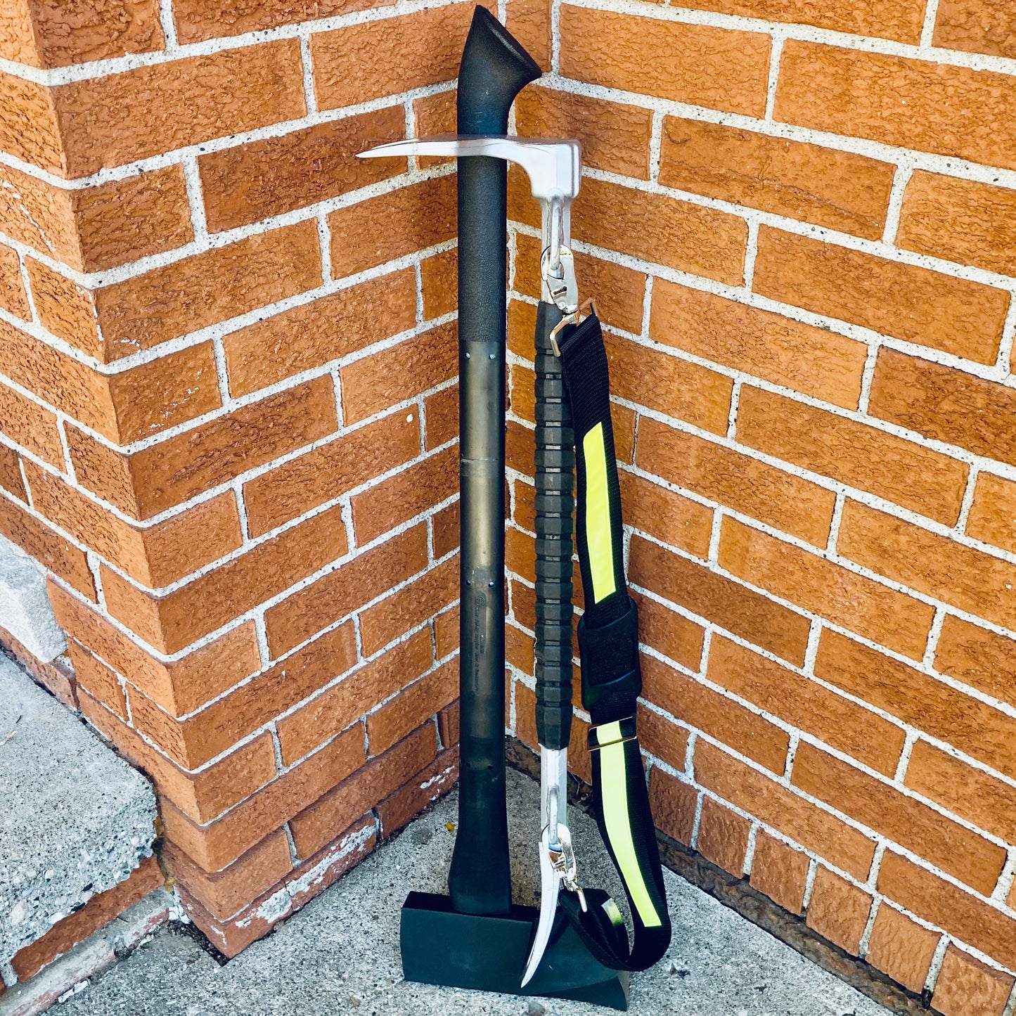 MAKE MY HALLIGAN A ROOF BAR!