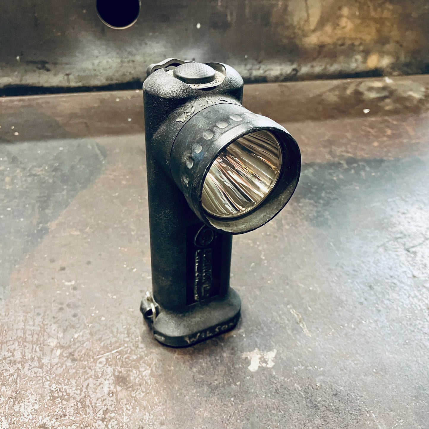 USED: Streamlight Survivor Alkaline LED