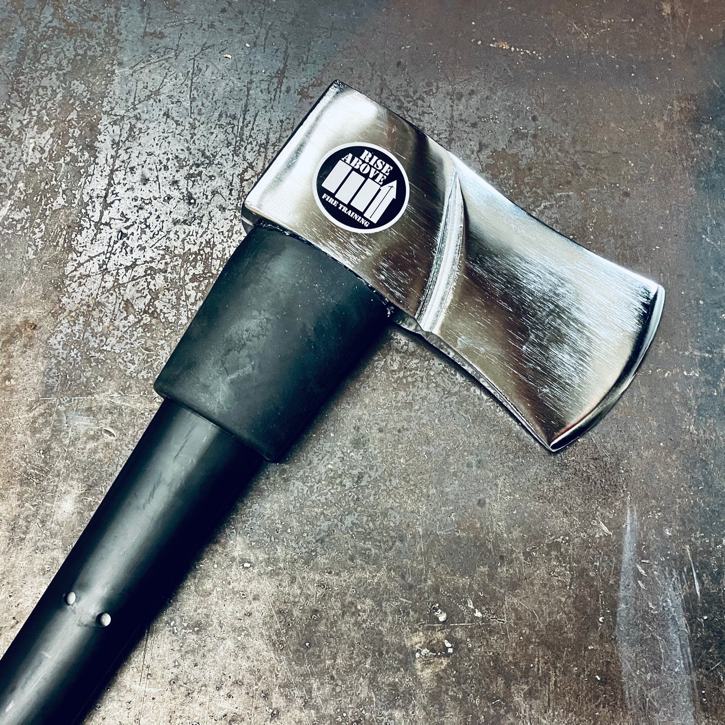 The LOCK-SLOT 6 Axe