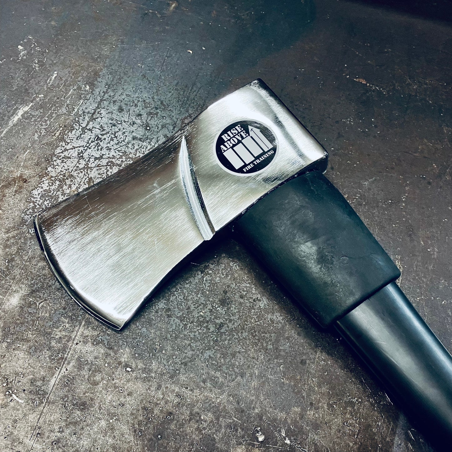 The LOCK-SLOT 6 Axe