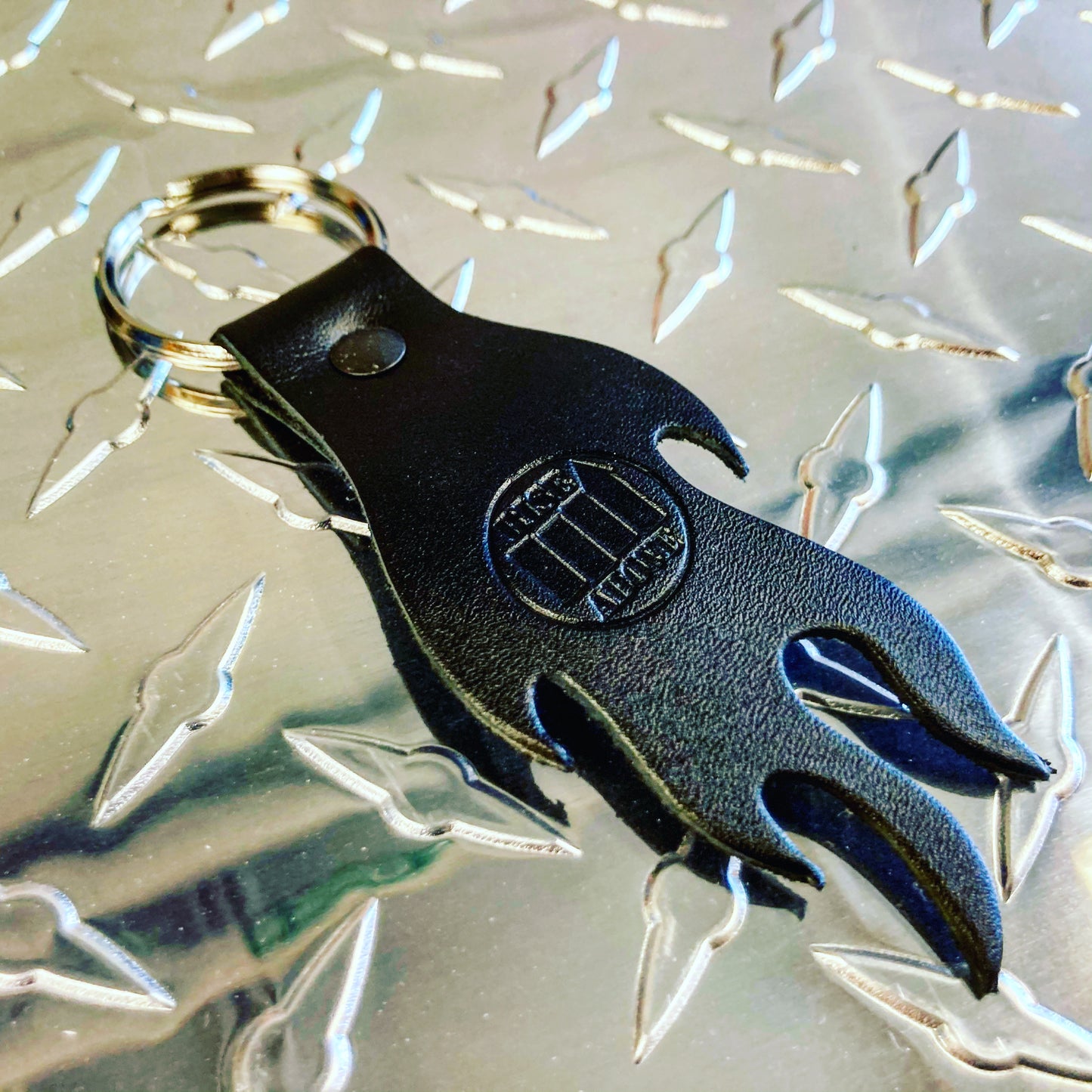 RISE ABOVE Flame Zipper-Pull / Keychain-Ring