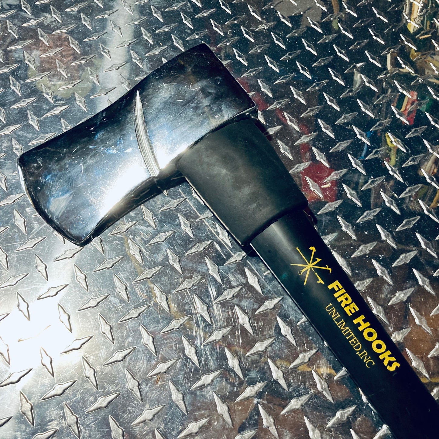 The LOCK-SLOT 6 Axe