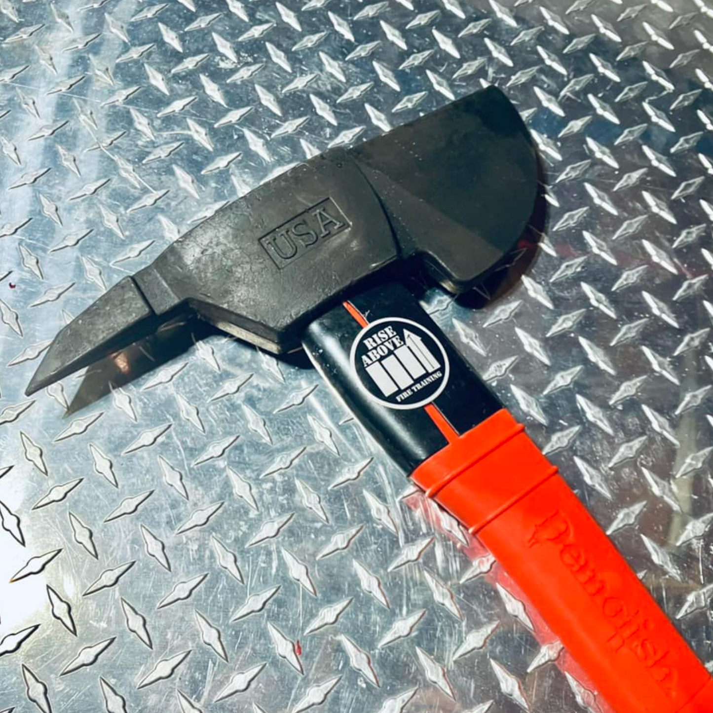CLEARANCE: Reaper on 32" Fiberglass Handle w/ End Cap