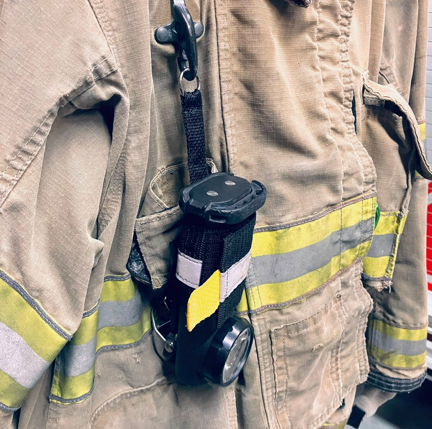 CLEARANCE: Inverted Flashlight Holder